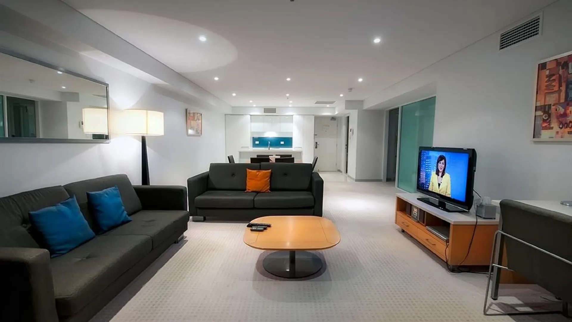 La Loft Apartments North Terrace Аделаида 4*,