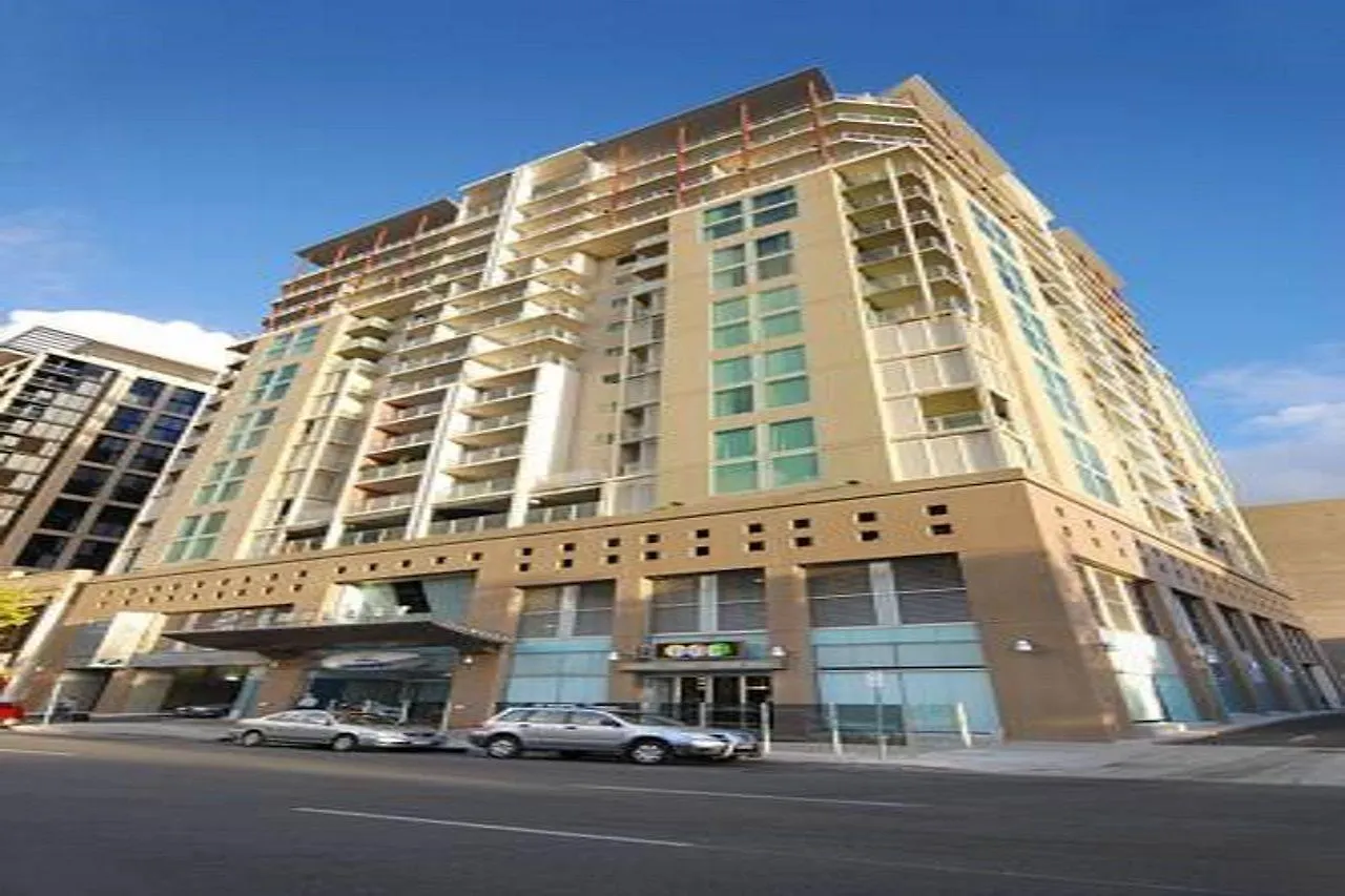 Апарт-отель La Loft Apartments North Terrace Аделаида