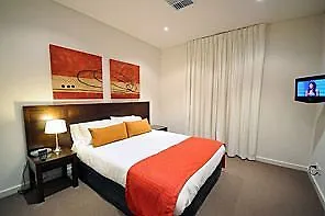 La Loft Apartments North Terrace Аделаида 4*,